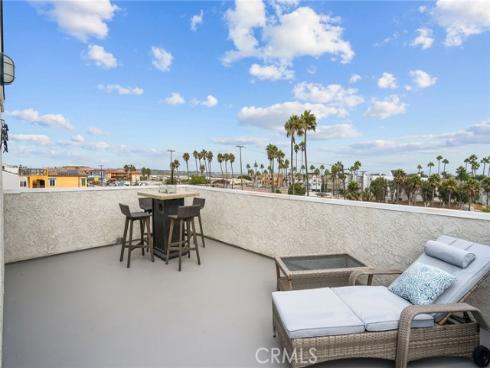 7  Surfside Avenue  , Surfside, CA