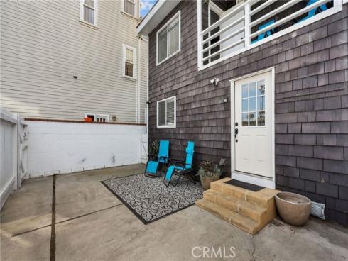 24 Surfside Avenue , Surfside, CA