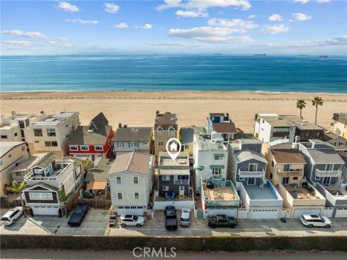 24 Surfside Avenue , Surfside, CA
