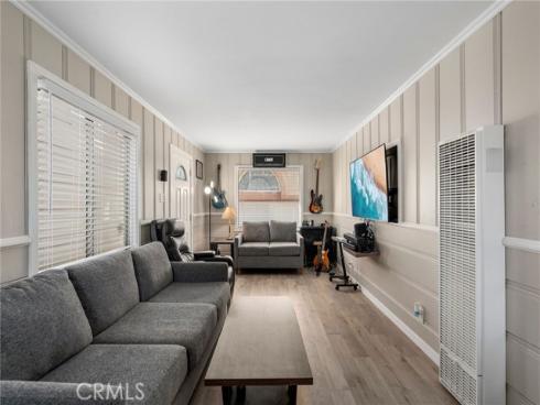 24 Surfside Avenue , Surfside, CA