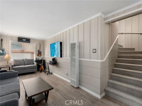 24 Surfside Avenue , Surfside, CA