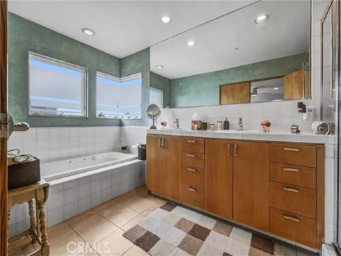 16745 Bayview B Drive, Sunset Beach, CA