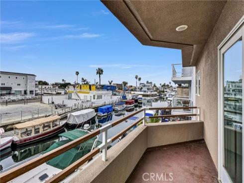 16745 Bayview B Drive, Sunset Beach, CA