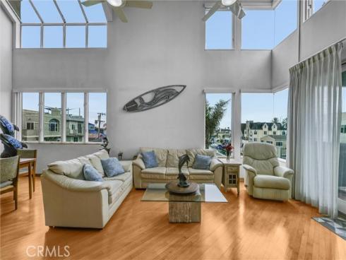 16745 Bayview B Drive, Sunset Beach, CA