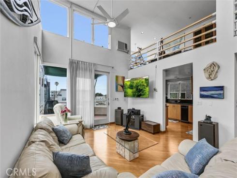 16745 Bayview B Drive, Sunset Beach, CA