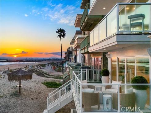 105 Surfside Avenue , Surfside, CA