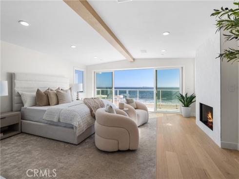 105 Surfside Avenue , Surfside, CA