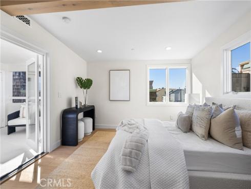 105 Surfside Avenue , Surfside, CA