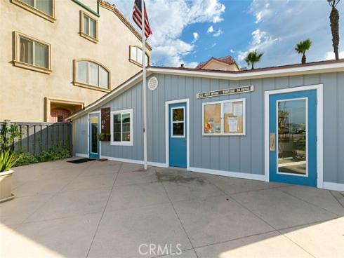 67 A Surfside Avenue, Surfside, CA