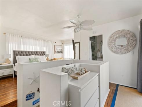 20 Pacific Avenue, Surfside, CA