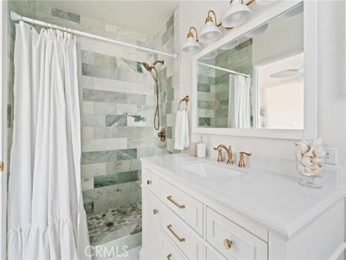 20 Pacific Avenue, Surfside, CA