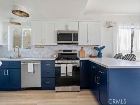 20 Pacific Avenue, Surfside, CA