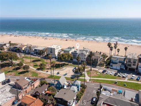 17111 S Pacific Avenue, Sunset Beach, CA