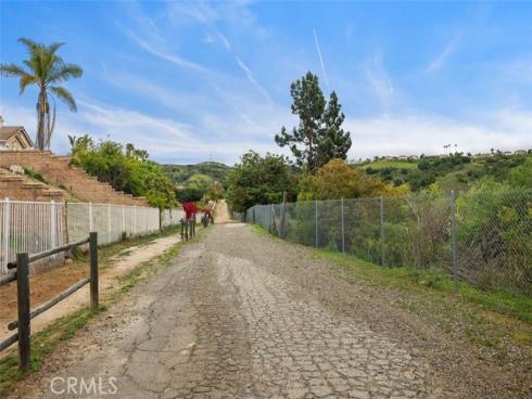 4 Chisholm Trail, Trabuco Canyon, CA