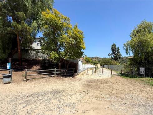 27 Chisholm Trail, Trabuco Canyon, CA
