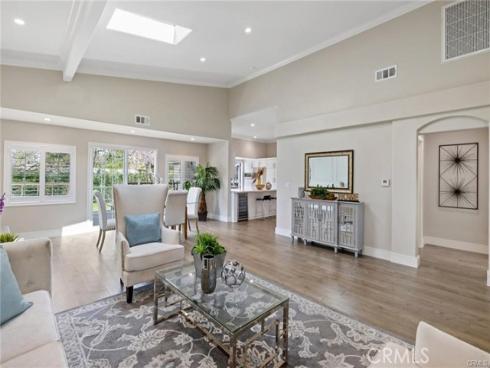 14501 Greenwood Lane, Tustin, CA