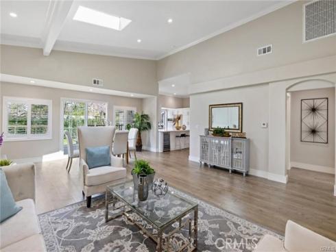 14501 Greenwood Lane, Tustin, CA