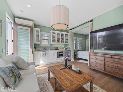 220 Barnes Road, Tustin, CA