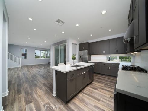 430 Transport , Tustin, CA