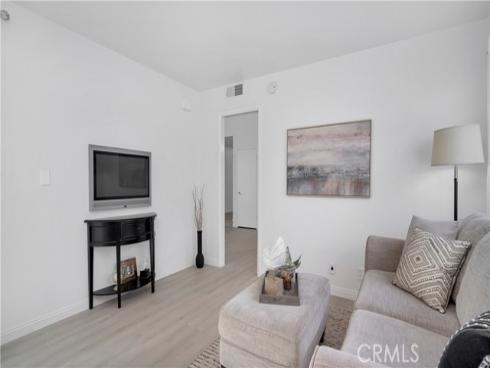 14882 Bridgeport Road, Tustin, CA