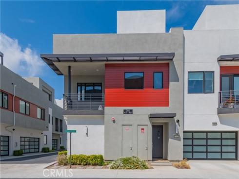 421 Transport , Tustin, CA