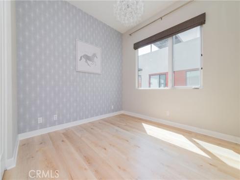 421 Transport , Tustin, CA