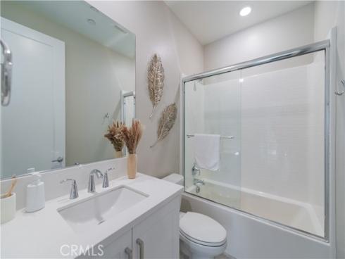 421 Transport , Tustin, CA