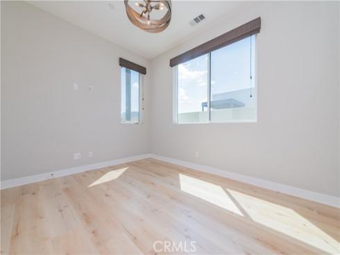 421 Transport , Tustin, CA