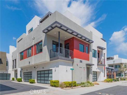 421 Transport , Tustin, CA