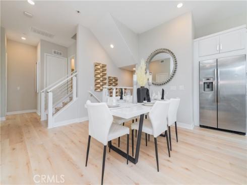 421 Transport , Tustin, CA