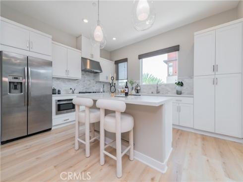 421 Transport , Tustin, CA