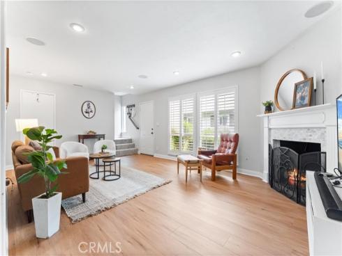 1121 E 1st Street, Tustin, CA