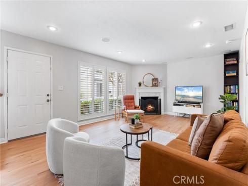 1121 E 1st Street, Tustin, CA