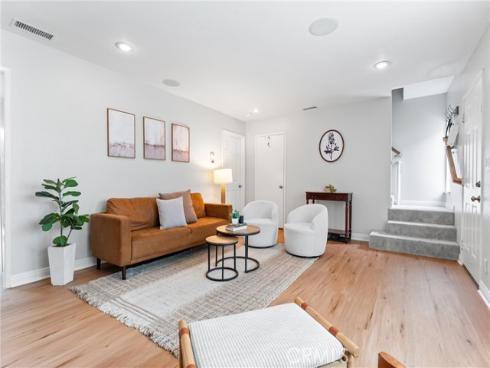 1121 E 1st Street, Tustin, CA