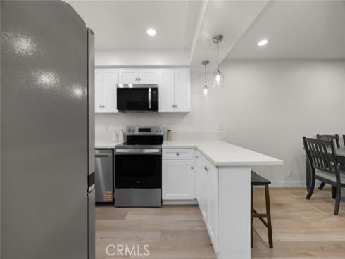 1881 Mitchell 114 Avenue, Tustin, CA