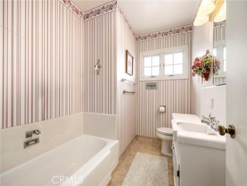 12351 Woodlawn Avenue, Tustin, CA