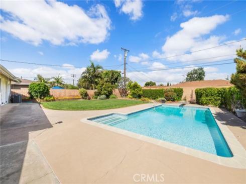 12351 Woodlawn Avenue, Tustin, CA