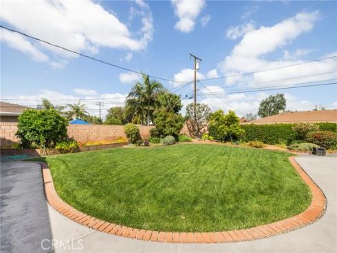 12351 Woodlawn Avenue, Tustin, CA