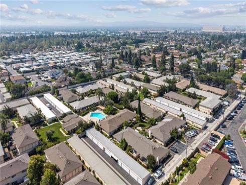 1881 Mitchell 34 Avenue, Tustin, CA