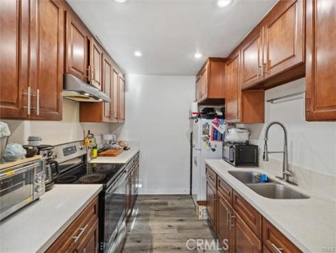 15500 Tustin Village 28 Way, Tustin, CA