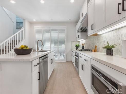 285  Lodestar  , Tustin, CA