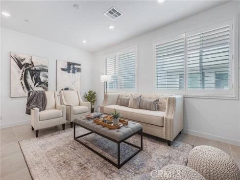 285  Lodestar  , Tustin, CA