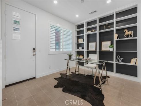 285  Lodestar  , Tustin, CA