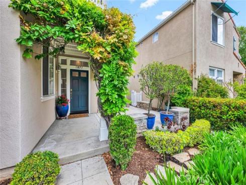 13071 Arborwalk Lane, Tustin, CA