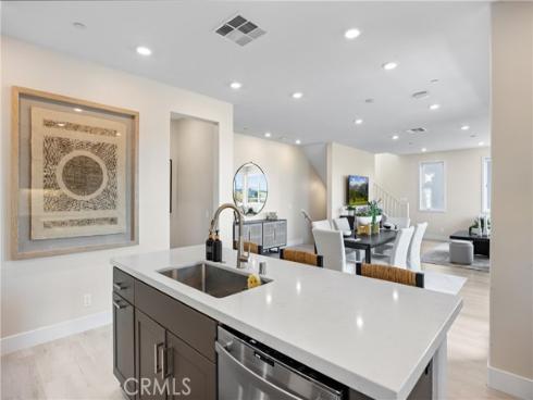 225 Waypoint , Tustin, CA