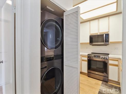 2960 Champion 1006 Way, Tustin, CA