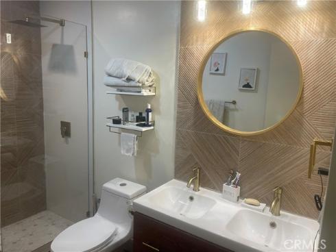 1192  Mitchell  7 , Tustin, CA