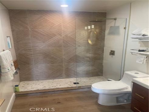 1192  Mitchell  7 , Tustin, CA