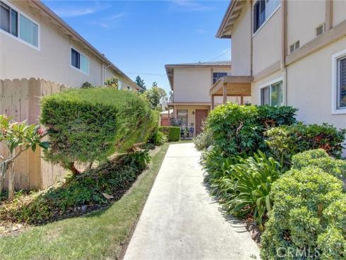 1881  Mitchell  63  Avenue, Tustin, CA