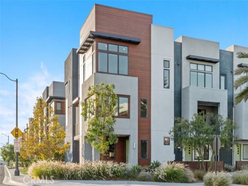 430  Transport  , Tustin, CA